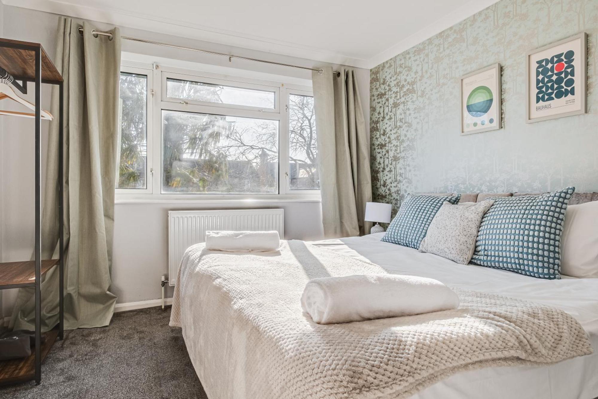 Comfy And Freshly Redecorated Home By Our Home Short Stays Close To Town Centre With Free Parking Bedford Eksteriør bilde