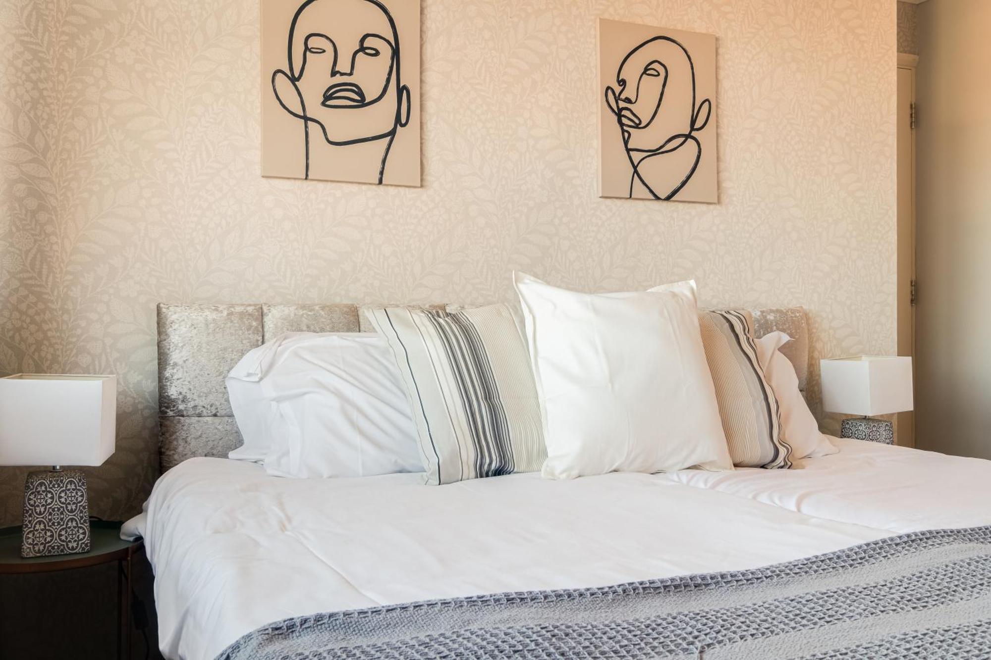 Comfy And Freshly Redecorated Home By Our Home Short Stays Close To Town Centre With Free Parking Bedford Eksteriør bilde